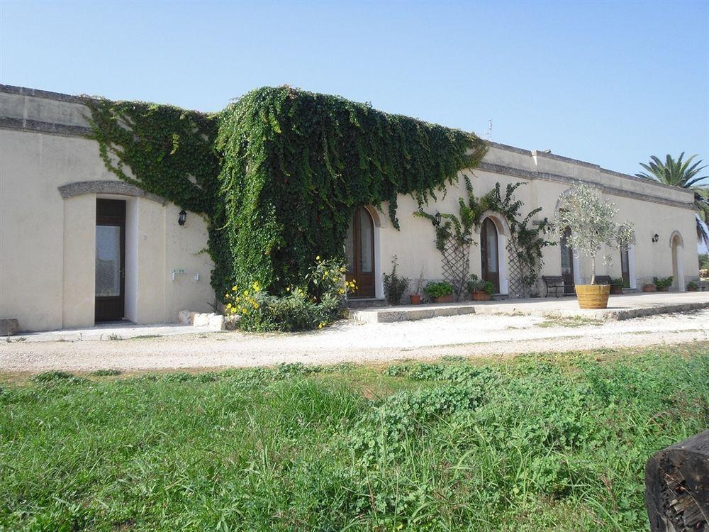 Bio-Agriturismo Masseria La Palombara 살베 외부 사진
