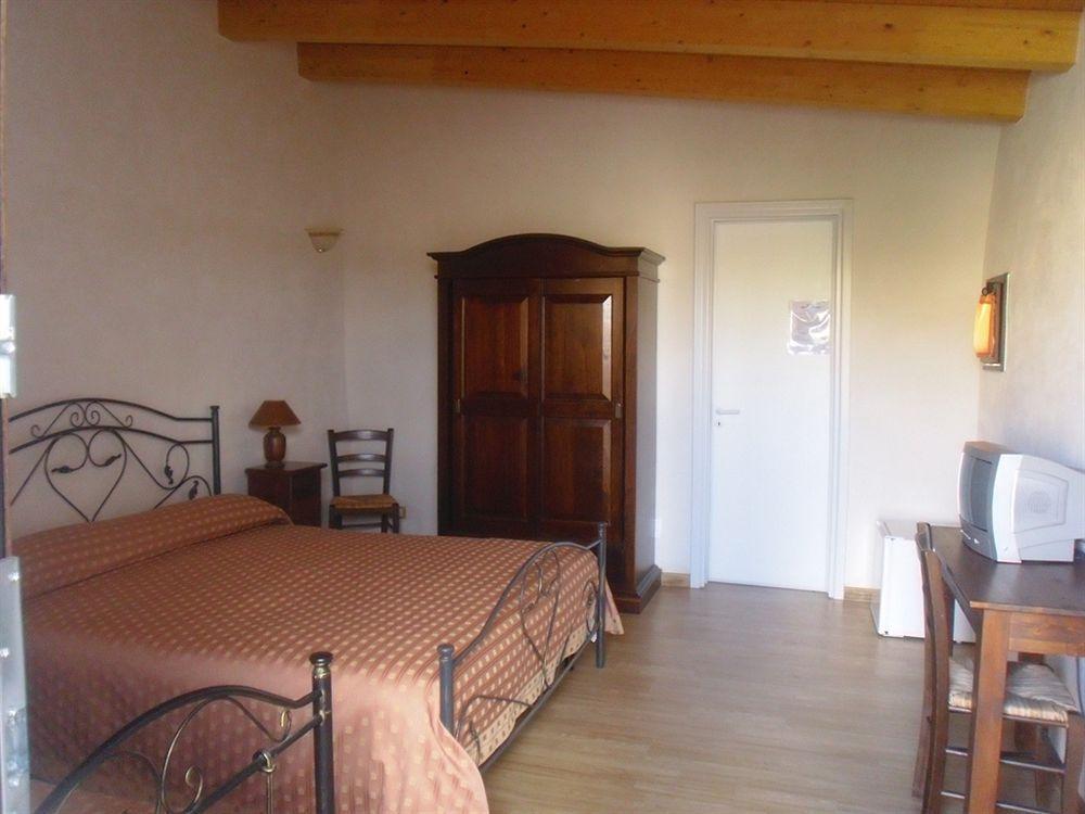 Bio-Agriturismo Masseria La Palombara 살베 외부 사진